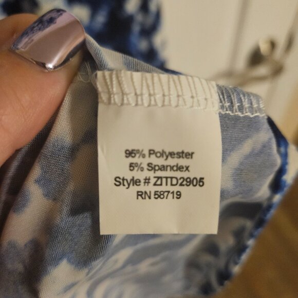 Women's Maxi Dress - Picture 9 of 9